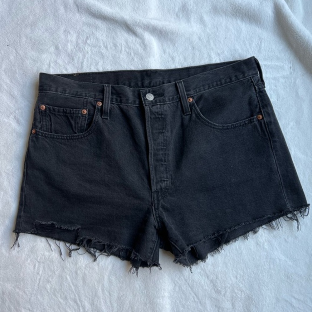 Levi's 501 Shorts Womens‎ Size 32 Black Denim Cut-Off Distressed Fringe Casual